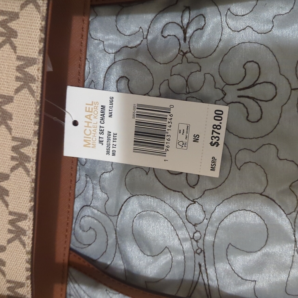 Michael Kors Jet Set Charm Tote/Purse - Picture 6 of 8